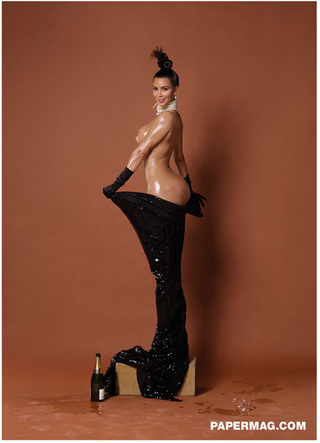 Illustration for article titled ​Szembefordult a kamerával a beolajozott Kardashian (18+)